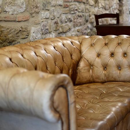 Bed and Breakfast Residenza Le Logge Губбио Экстерьер фото