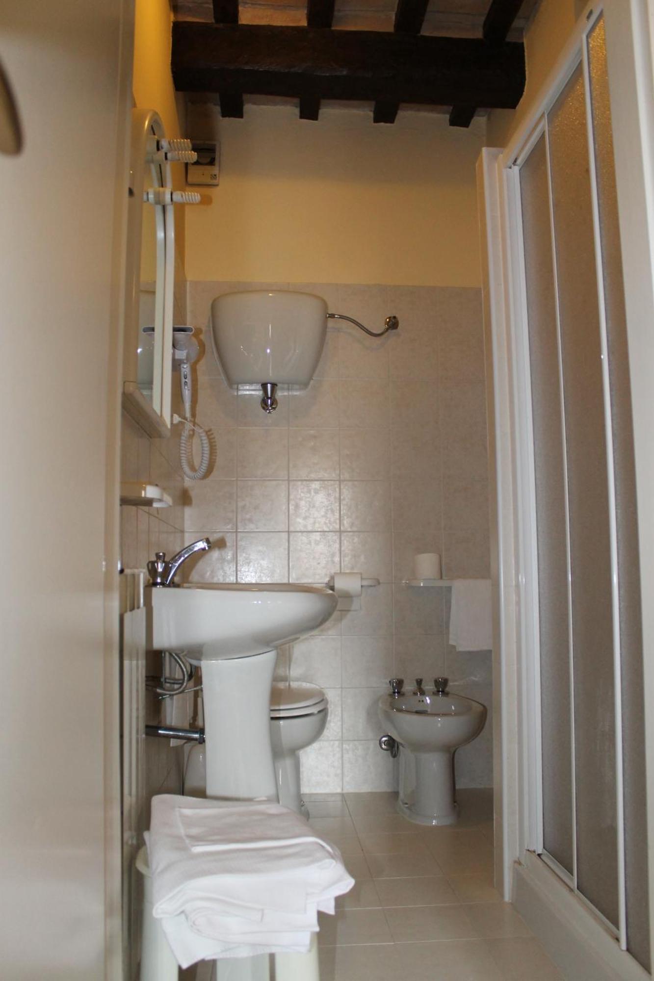 Bed and Breakfast Residenza Le Logge Губбио Номер фото