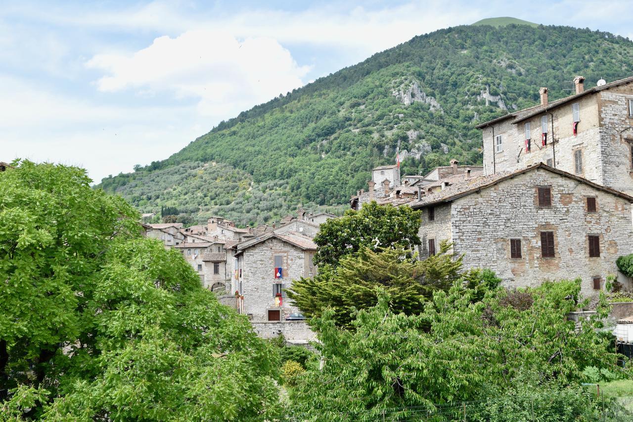 Bed and Breakfast Residenza Le Logge Губбио Экстерьер фото